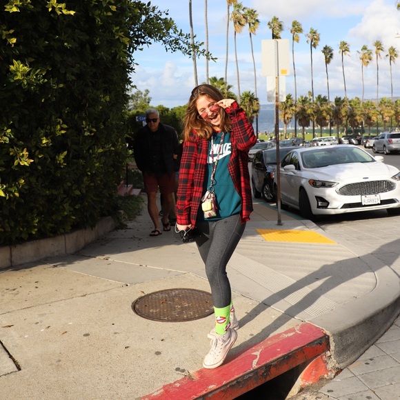 Meet your Posher, Snow - Picture 1 of 4